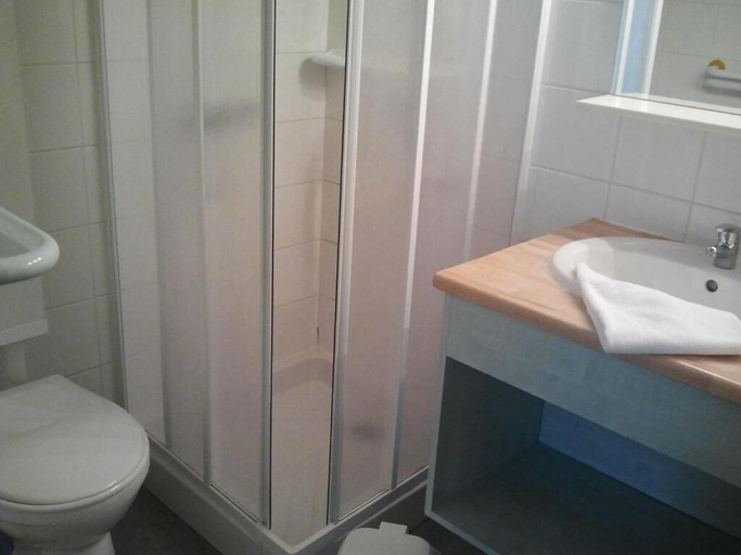 Bathroom 3, VVF Jura Les Rousses, Prémanon, Jura