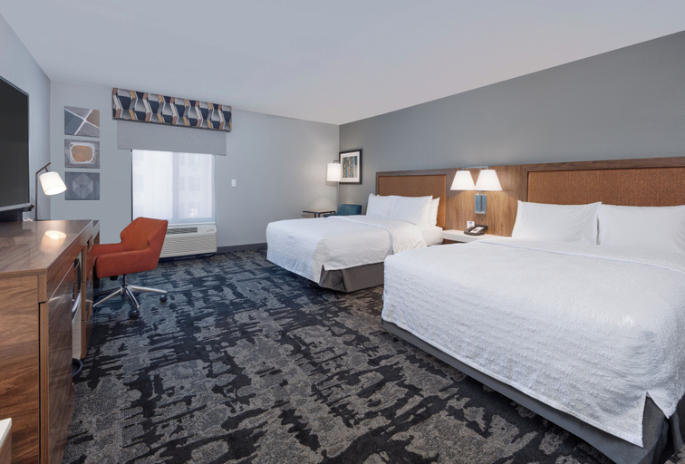 Bedroom 3, Hampton Inn Norfolk, Madison