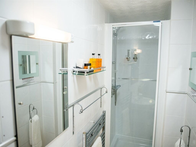 Bathroom 4, Briardene Hotel, Blackpool