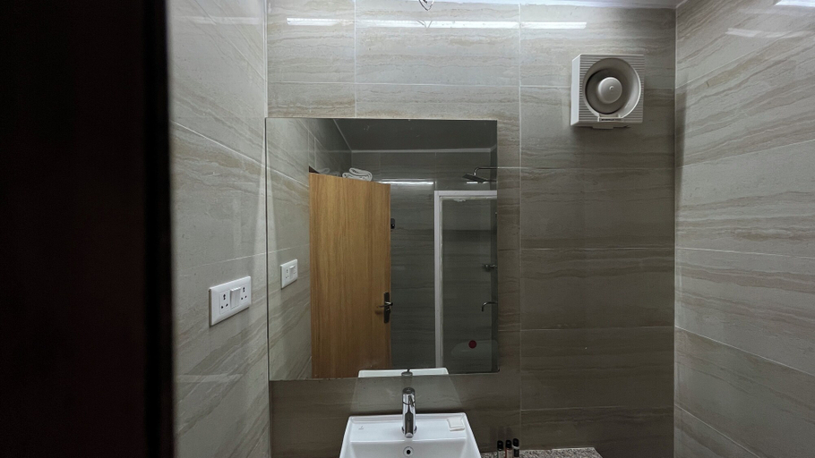 Bathroom 4, Hotel The Bundela- Khajuraho, Madhya Pradesh, Chhatarpur