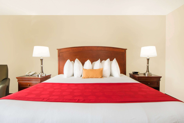 Bedroom 3, Ramada by Wyndham Enid, Garfield