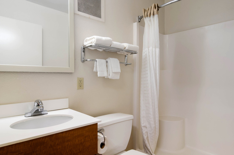 Bathroom 4, HomeTowne Studios by Red Roof Denver - Thornton, Adams