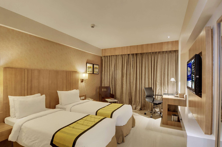 Bedroom 3, Express Inn The Business Luxury Hotel, Nashik