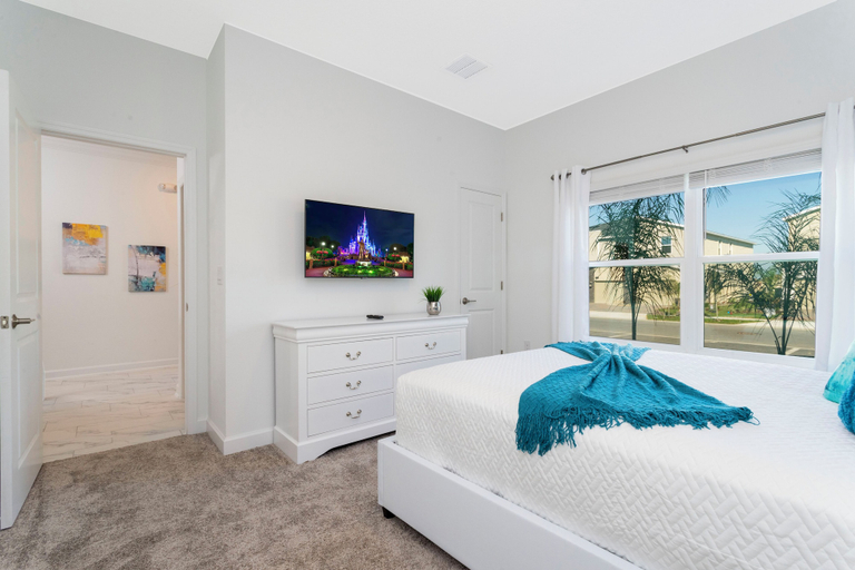 Others 1, Stunning 4 Bd w Pool Close to Disney Champions Gate 990, Osceola