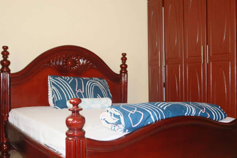 Bedroom 3, Kampala 5-beds, Sleeps 8 With Garden & Parking, Busiiro