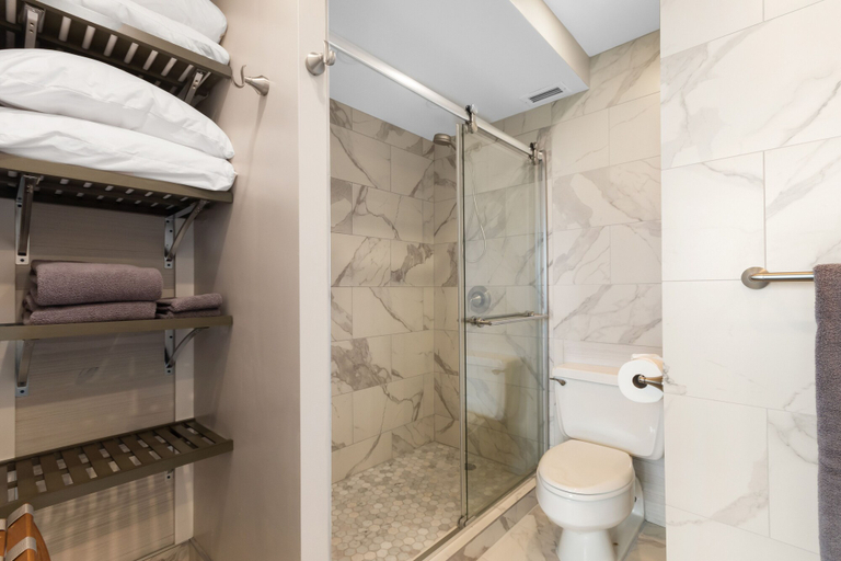 Bathroom 3, Modern & Elegant Oceanfront Vistas, Maui