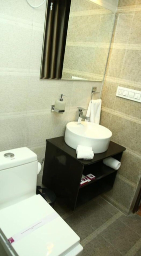 Bathroom 5, Hotel Presidency Electronic City, Bangalore, Bangalore