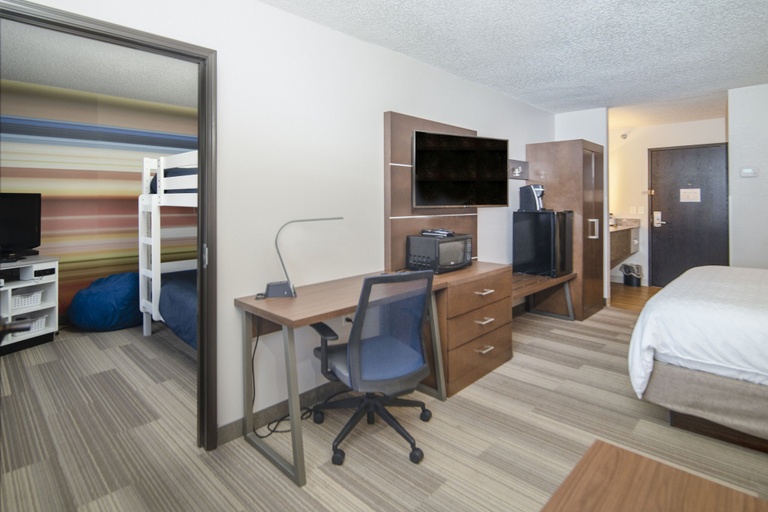 Bedroom 3, Holiday Inn Express HOUGHTON-KEWEENAW by IHG, Houghton