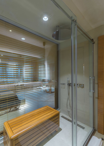 Bathroom 5, Omm Inn, Merkez