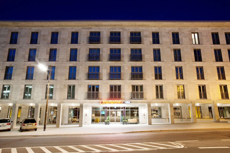 Exterior 6