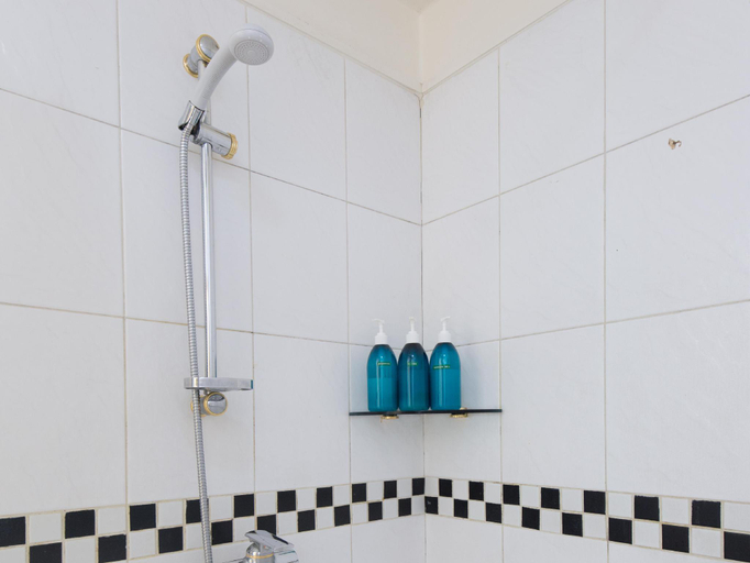 Bathroom 5, Jeongstay Hostel, Mapo