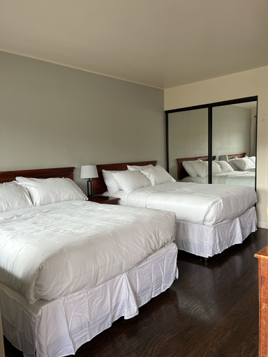 Bedroom 2, Sea Breeze Motel, San Mateo