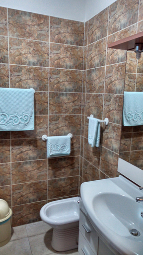 Bathroom 5, Manuela Residente Resort, Eti-Osa