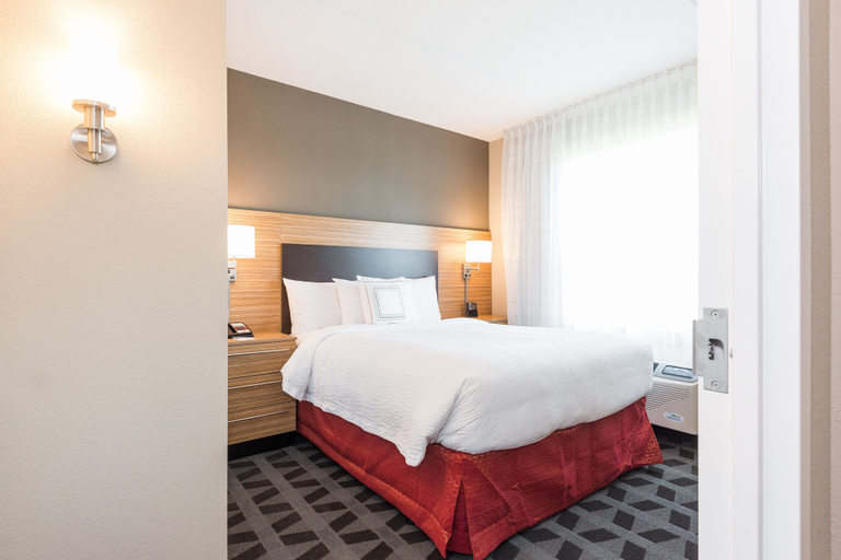 Bedroom 3, TownePlace Suites by Marriott Edmonton South, Division No. 11