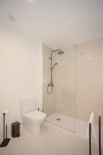 Bathroom 3, NAX Apartment E by Liiiving, Porto