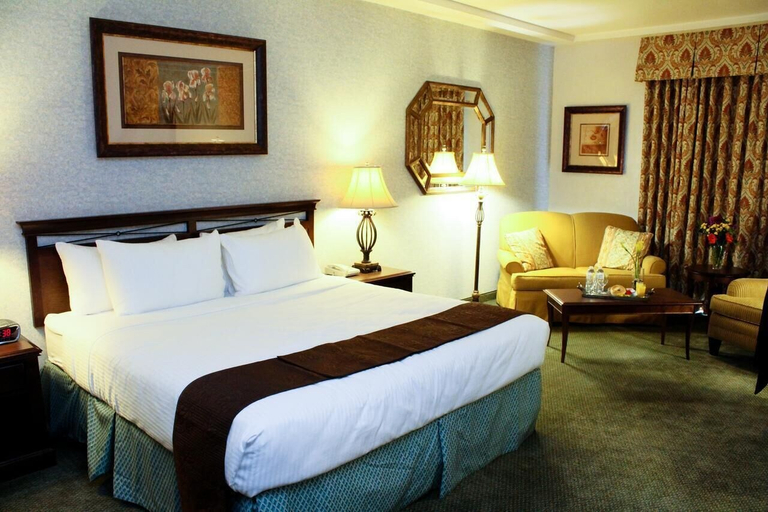 Bedroom 3, University Square Hotel, Fresno
