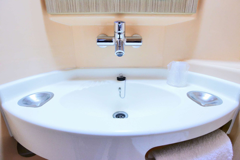 Bathroom 4, Première Classe Paris Ouest - Nanterre - La Défense, Hauts-de-Seine