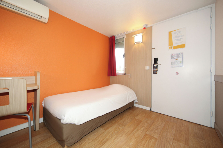 Bedroom 3, Premiere Classe Toulouse Ouest - Blagnac Aéroport, Haute-Garonne