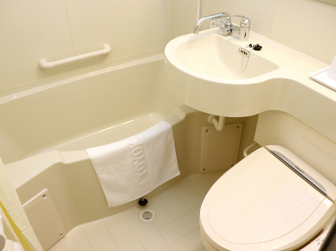 Bathroom 4, Toyoko Inn Hiroshima-eki Shinkansen-guchi No.2, Hiroshima