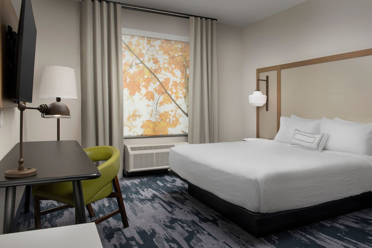 Bedroom 3, Fairfield Inn & Suites by Marriott Aberdeen, Harford