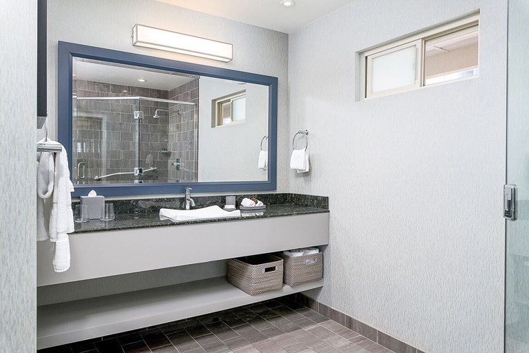 Bathroom 5, Beach Terrace, San Diego
