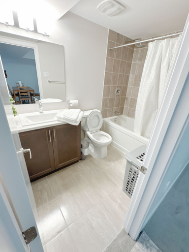 Bathroom 3, Beautiful rooms with Netflix, Ottawa