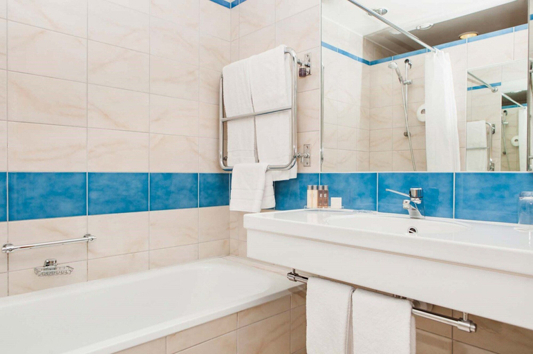 Bathroom 5, Elite Hotel Marina Plaza, Helsingborg