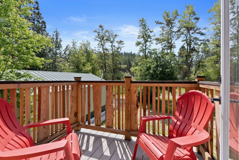 Others 4, Lake Village Lodge, Kootenai