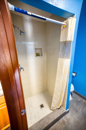 Bathroom 5, Budget Inn Motel, Wasco