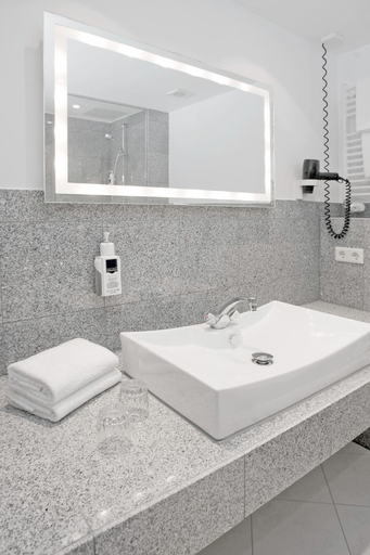Bathroom 4, Astoria Hotel, Bonn