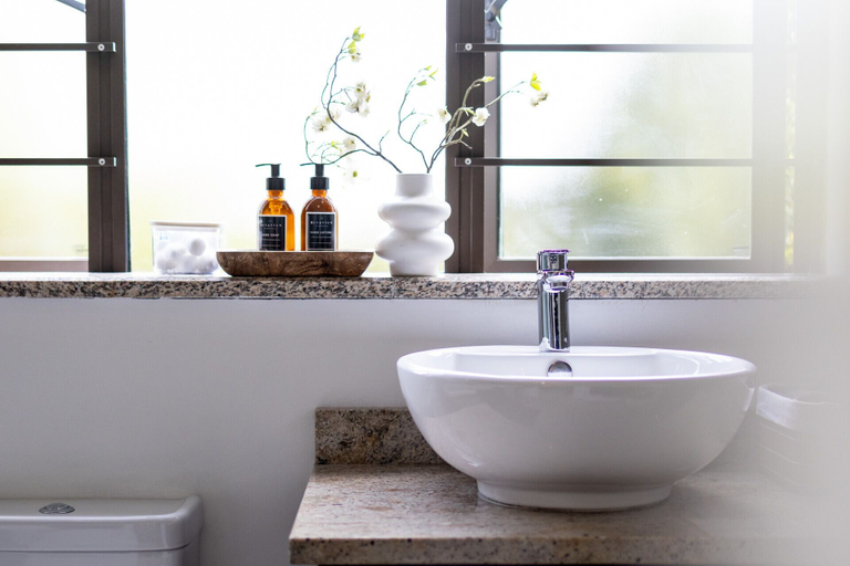 Bathroom 3, 22 Bergview Rd, Umgungundlovu