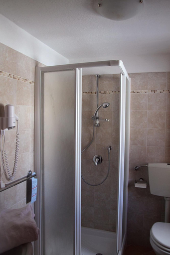 Bathroom 4, Albergo Herbetet, Aosta
