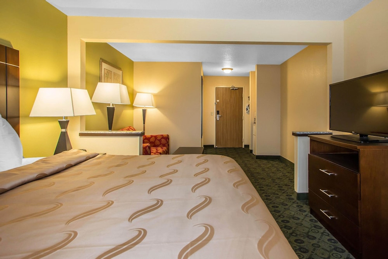 Bedroom 2, Quality Inn & Suites Bloomington I-55 And I-74, McLean