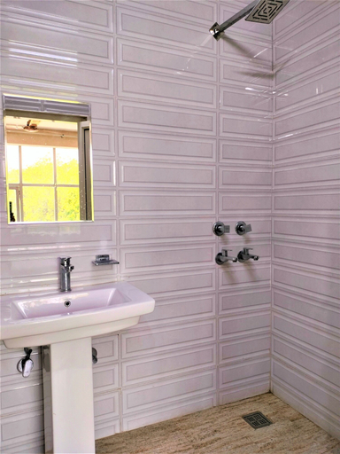 Bathroom 5, Shamim Residency Near Nizamuddin Dargah, Delhi