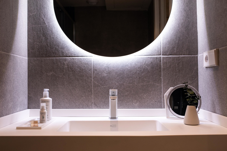 Bathroom 4, Room Mate Cosmo – City Centre, Valencia, Valencia