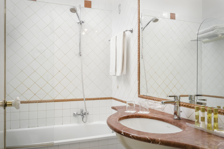 Bathroom 4, Eurostars Centrale Palace, Palermo