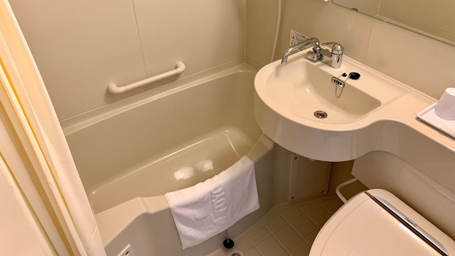 Bathroom 5, Toyoko Inn Fuchu Nambu Line Minamitama Station, Fuchū