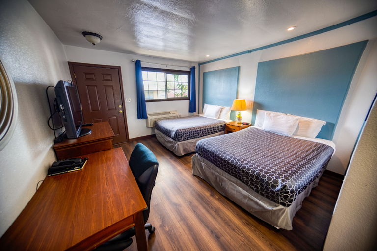 Bedroom 3, Budget Inn Motel, Wasco