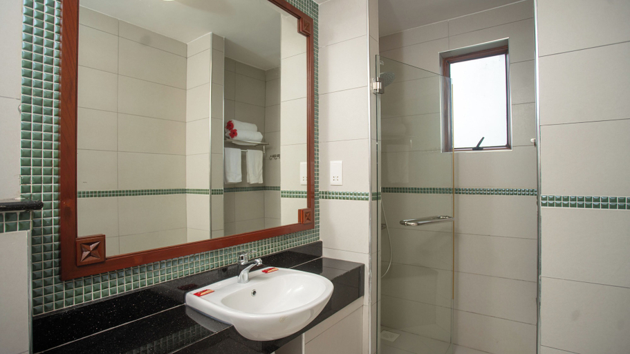 Bathroom 4, 5 Star Exclusive Beach Apartment in Kilifi County, Malindi