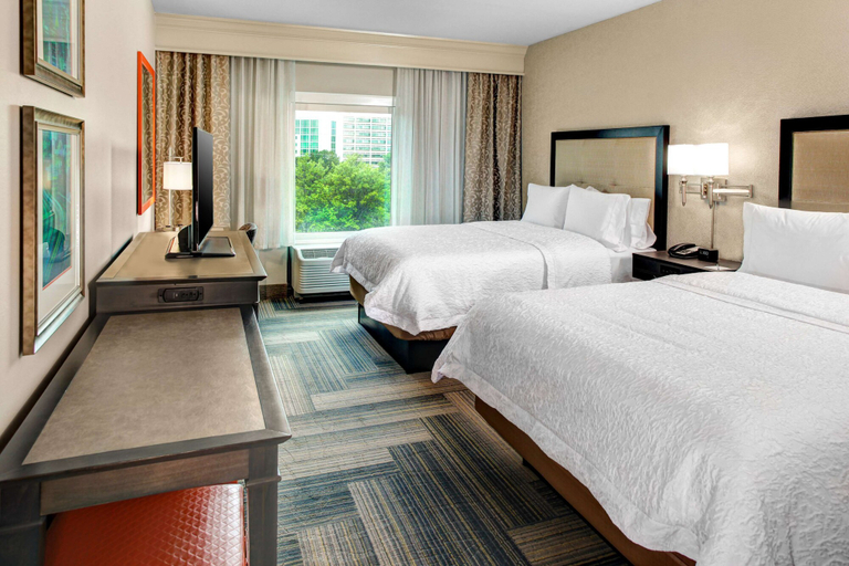 Bedroom 4, Hampton Inn & Suites by Hilton Atlanta Perimeter Dunwoody, DeKalb