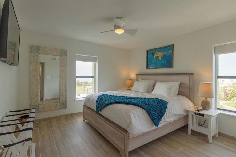 Bedroom 3, Saida Towers by Padre Getaways, Cameron