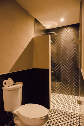 Bathroom 3, Mikaella Hotel, Allende
