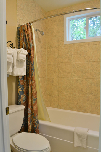 Bathroom 4, Casa Ojai Inn, Ventura