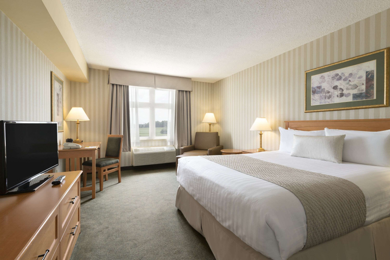 Bedroom 3, Days Inn by Wyndham Orillia, Simcoe