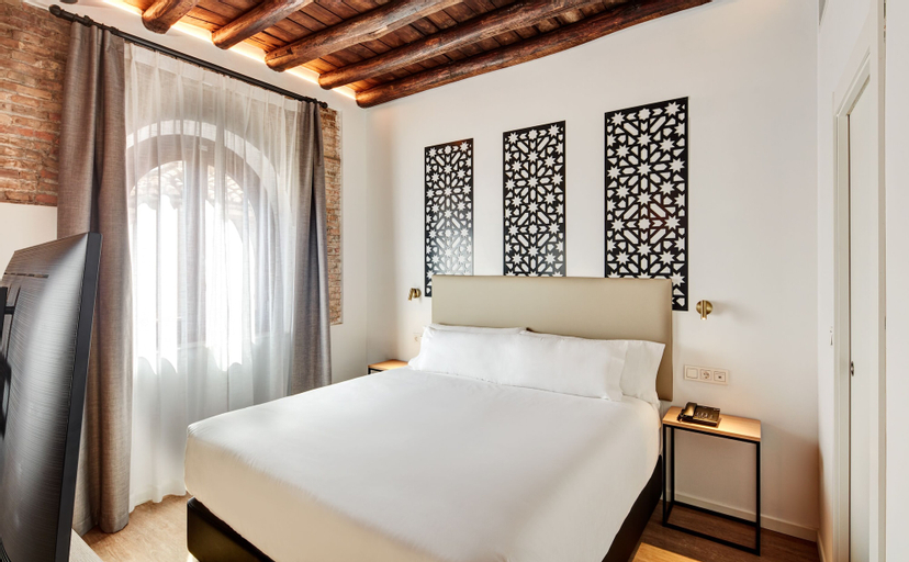 Bedroom 2, Sercotel Granada Suites, Granada