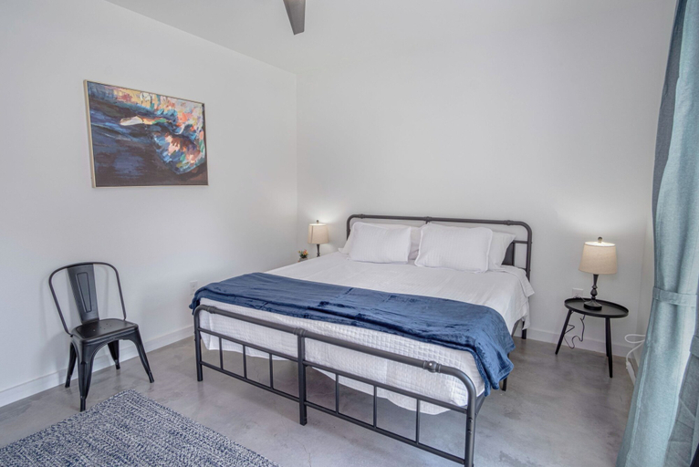 Bedroom 2, Gorgeous 3 BR 2 BA Near Amazing Downtown, Bexar