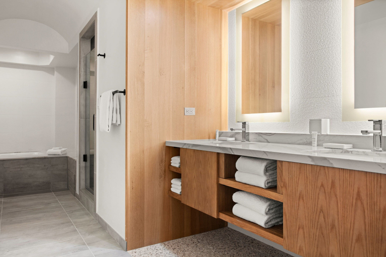 Bathroom 4, Marriott Marina del Rey, Los Angeles