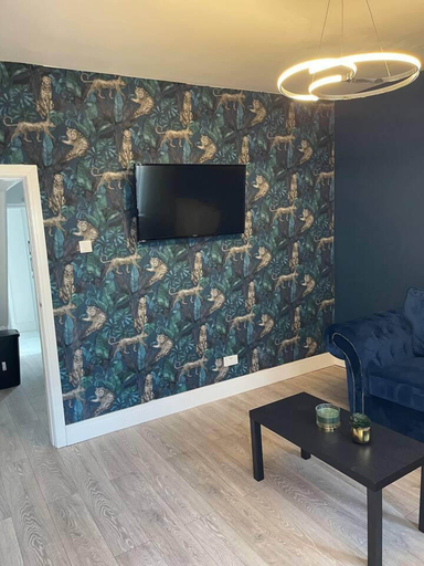 Others 4, Immaculate Luxury 2-bed Apartment in Liverpool, Wirral
