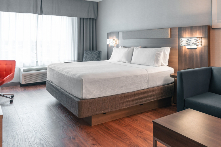 Bedroom 3, Holiday Inn Express & Suites KINGSTON CENTRAL by IHG, Frontenac