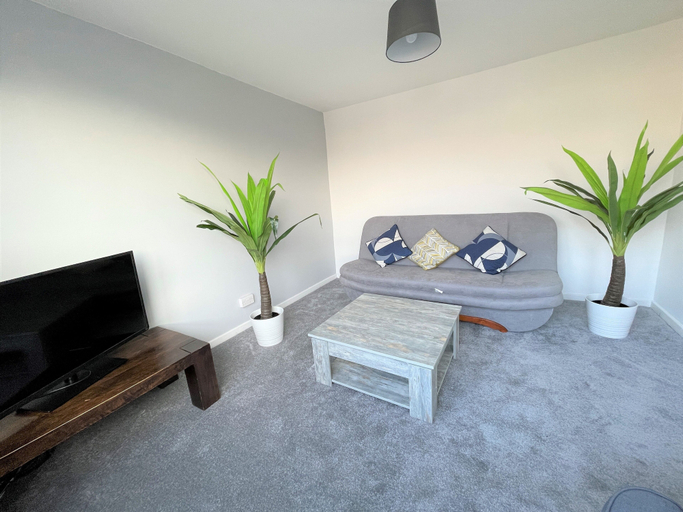 Others 4, Bright & Airy 3BR Home with Parking, Sheffield